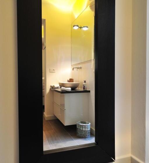 Suite with lake view, Zeno Suites