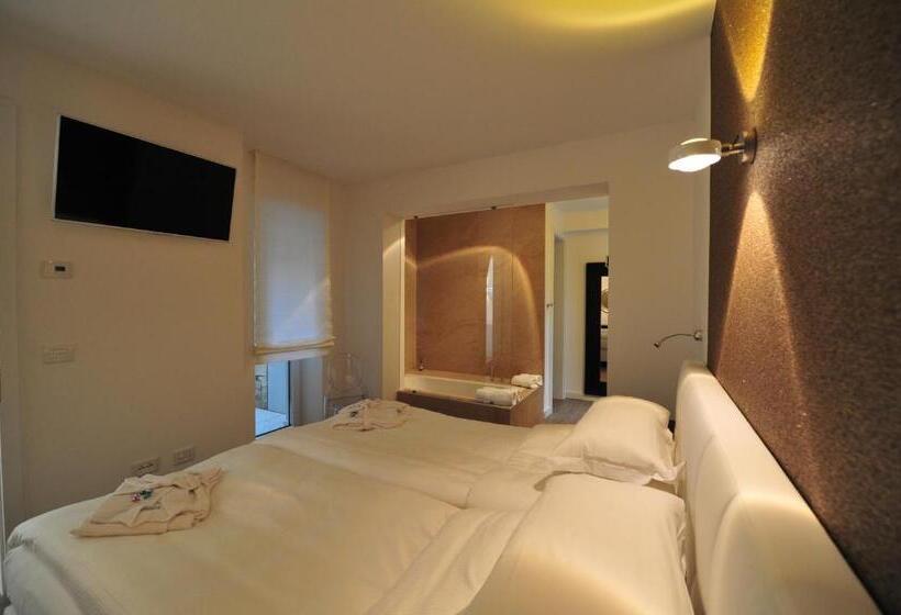 Suite with lake view, Zeno Suites