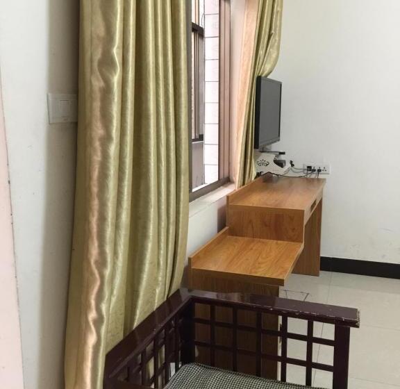 Номер Стандарт Трехместный, Huashan International Youth Hostel