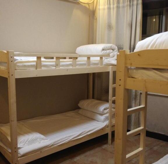 Кровать в Общей Комнате, Huashan International Youth Hostel