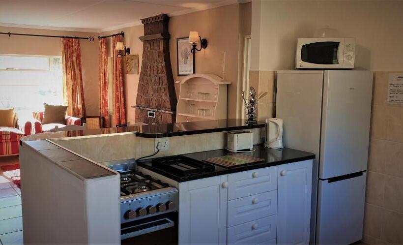 Дом 1 Спальня, Lake Naverone Holiday Cottages