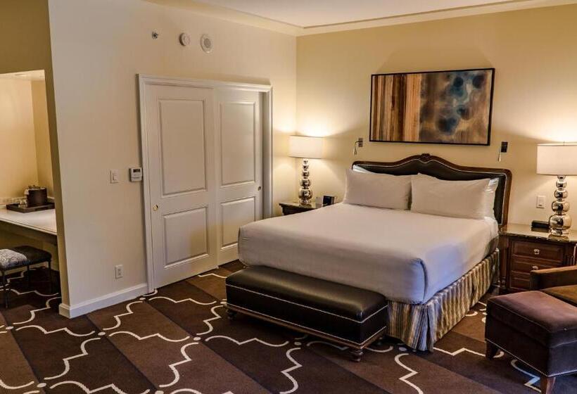 اتاق لوکس با بالکن, Green Valley Ranch Resort Spa Casino