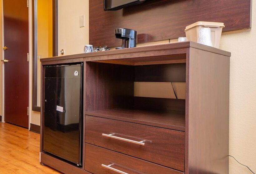 Номер Deluxe, Red Roof Inn & Suites Indianapolis Airport
