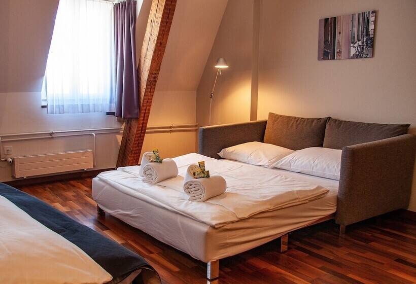 Семейный Номер, Royal Hotel   Urban Living