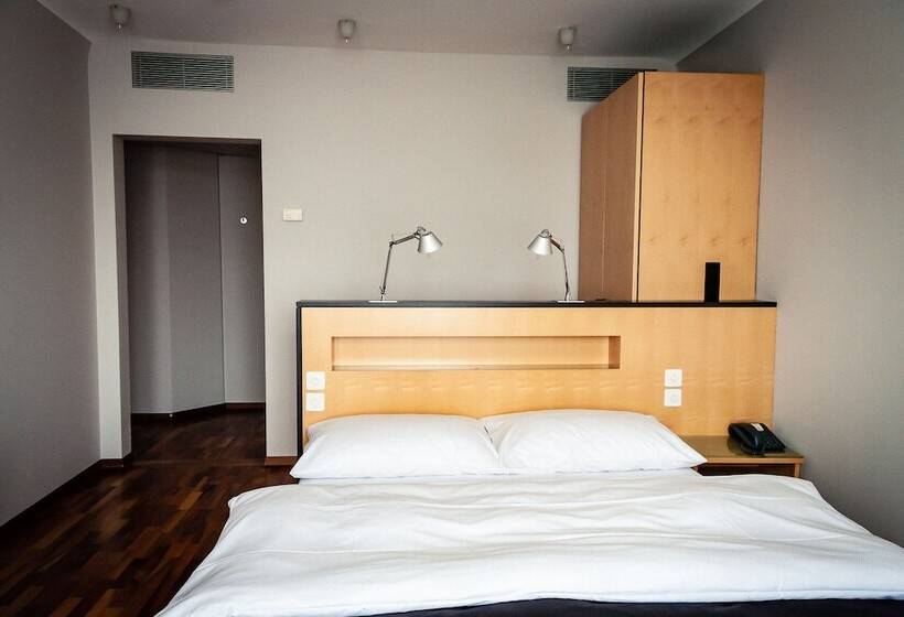 Номер Стандарт, Royal Hotel   Urban Living