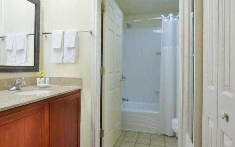 标准工作室, Staybridge Suites Glenview, An Ihg