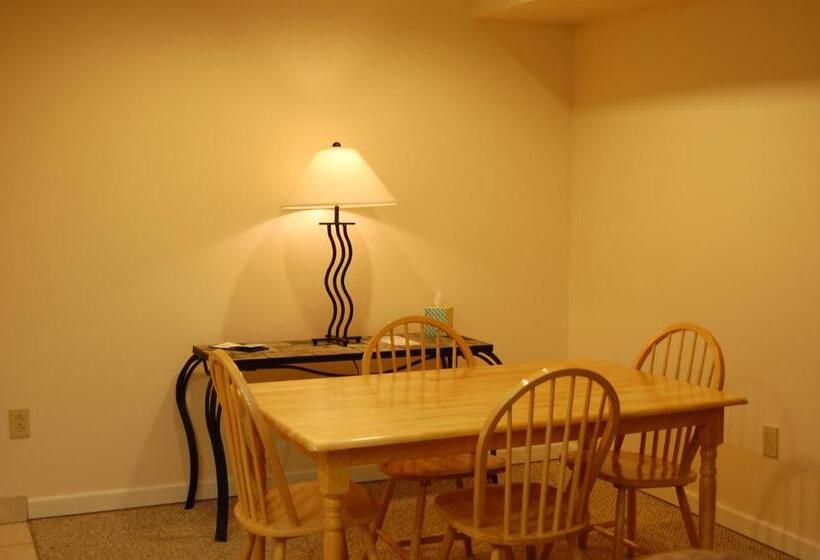 Люкс Deluxe 2 Спальни, Microtel Inn & Suites By Wyndham Plattsburgh