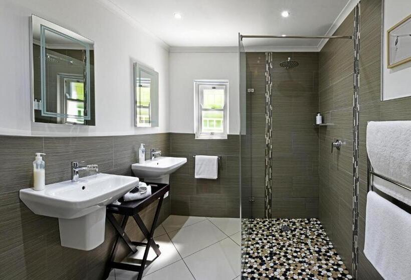 Номер Deluxe Кровать Кинг, The Coach House