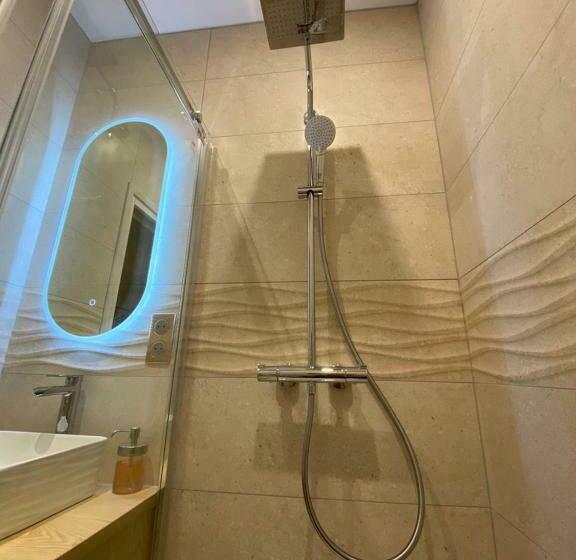 Номер Стандарт Вид на Озеро, Hôtel Restaurant La Bonne Hôtesse