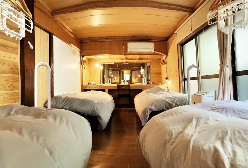 Семейный Номер Совместный Санузел, 奄美ゲストハウス Hub A Nice Inn