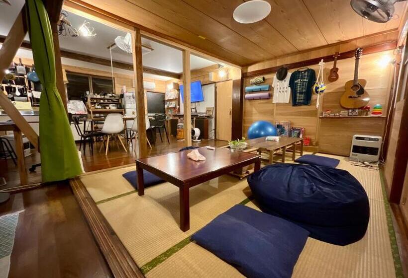 Дом 2 Спальни, 奄美ゲストハウス Hub A Nice Inn