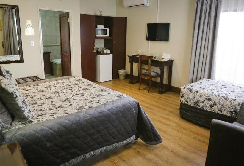 اتاق سوپریور خانوادگی, Scott S Manor Guesthouse Function And Conference Venue