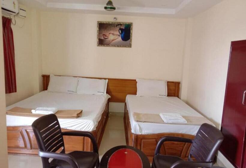 Номер Стандарт с Балконом, Shubhanga Residency