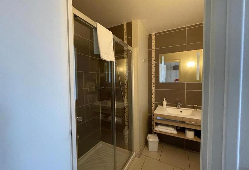 Номер Стандарт, Auberge Du Chasseur