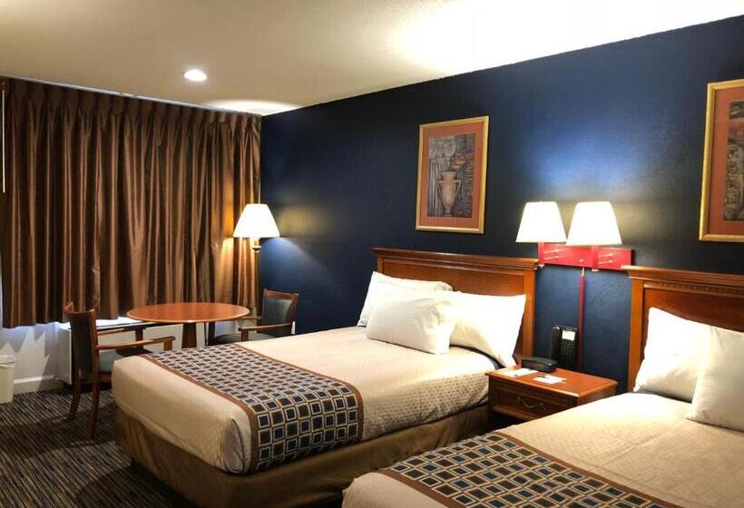 Номер Стандарт 2 Двуспальные Кровати, Travelodge By Wyndham Williamsburg Colonial Area
