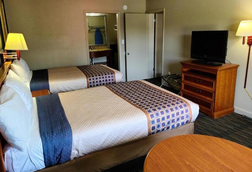 Номер Стандарт 2 Двуспальные Кровати, Travelodge By Wyndham Williamsburg Colonial Area