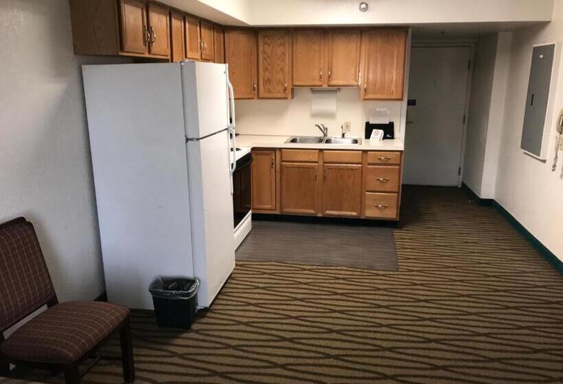 Семейный Номер, President Inn & Suites