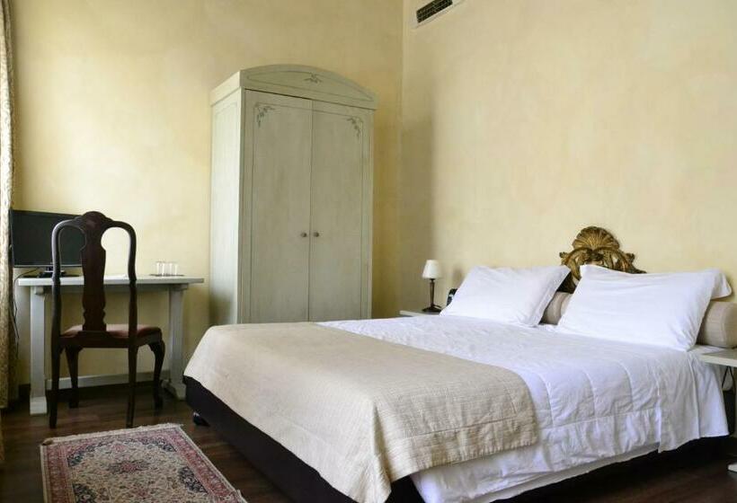 Номер Стандарт, Castello Di Compiano Hotel Relais Museum
