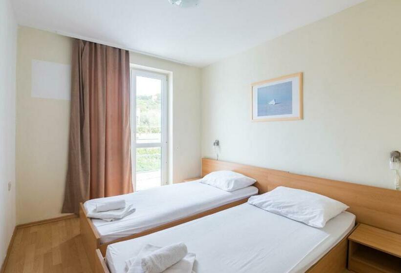 Номер Стандарт Вид на Горы, Aparthotel Roccia