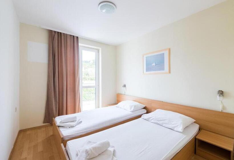 Семейный Номер Вид на Горы, Aparthotel Roccia