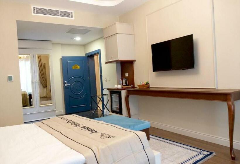 Люкс Повышенной Комфортности, Amida Boutique Otel