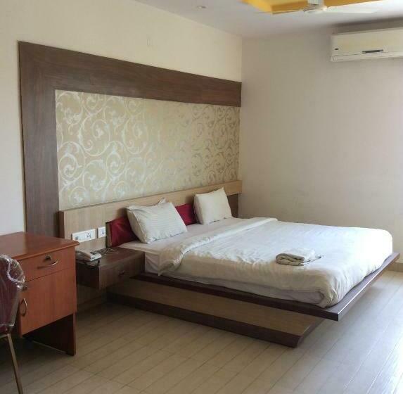 Трехместный Номер Superior, Sri Vaari Residency