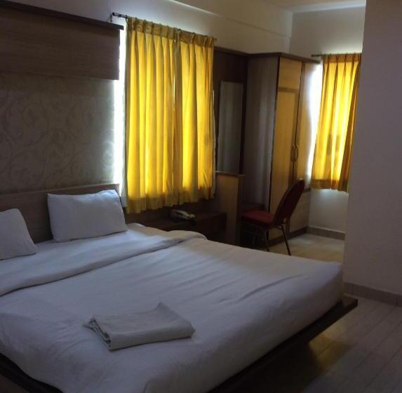 Трехместный Номер Superior, Sri Vaari Residency
