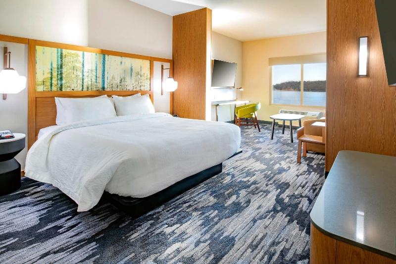 Люкс Кровать Кинг, Fairfield Inn & Suites By Marriott Klamath Falls