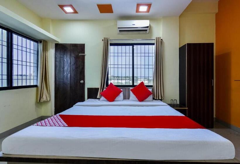 Трехместный Номер Классика, Oyo 75434  Everest Inn