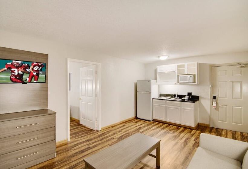 스위트, Red Roof Inn & Suites Pensacola  Nas Corry