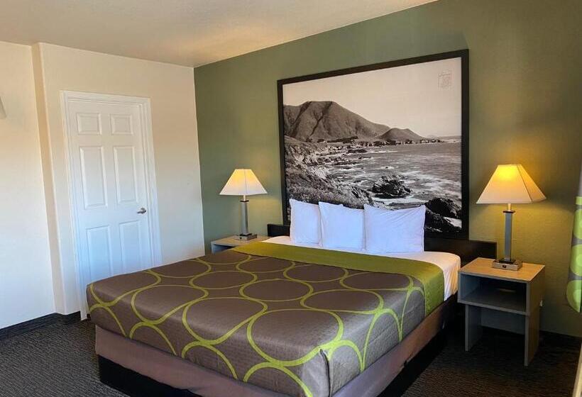 חדר סטנדרט עם מיטת קינג, Super 8 By Wyndham Monterey