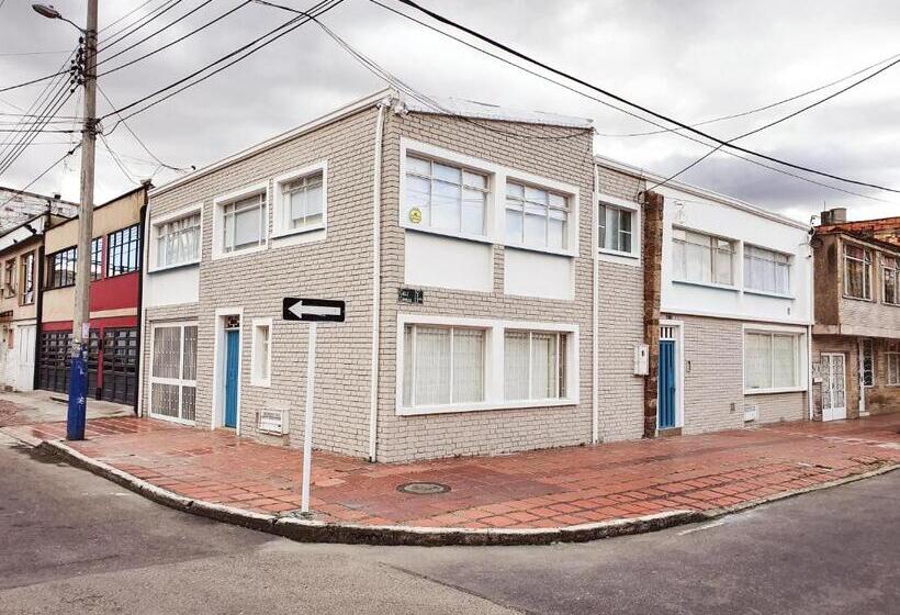 آپارتمان 3 خوابه, Homy Apartamentos #4   Corferias, Embassy, Airport, G12, Un, Agora