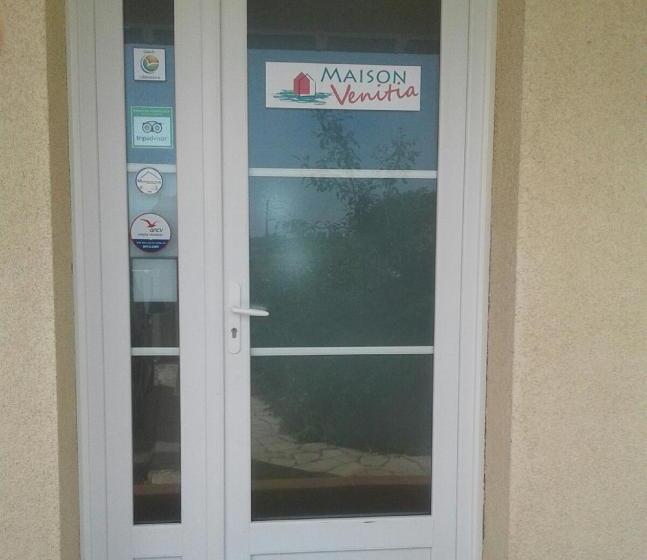 Четырехместный Номер Стандарт Вид на Сад, Maison Venitia