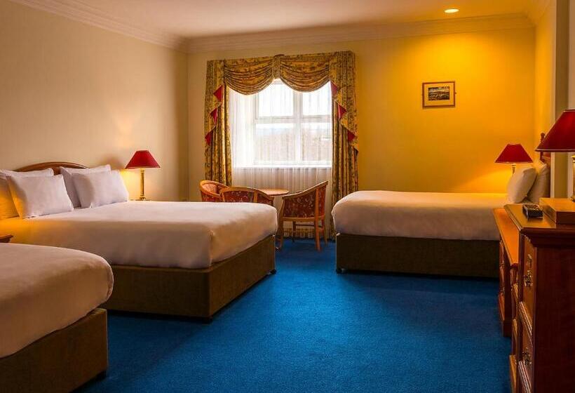 Номер Стандарт Трехместный, Lady Gregory Hotel, Leisure Club & Beauty Rooms