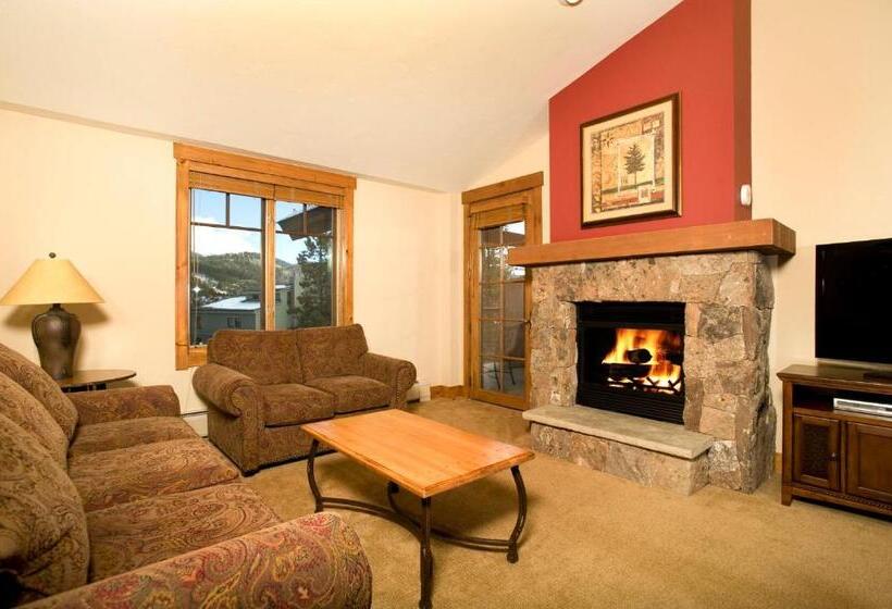דירת שני חדרים, Mountain Thunder Lodge