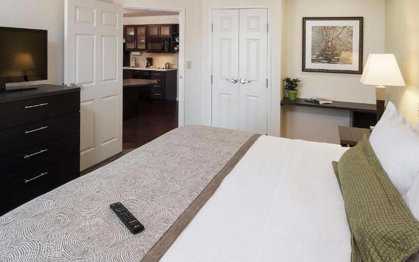 Люкс, Sonesta Simply Suites Detroit Southfield