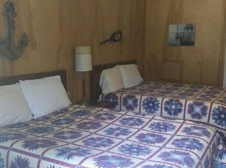Хижина Deluxe, Whispering Creek Lodging & Rv Resort