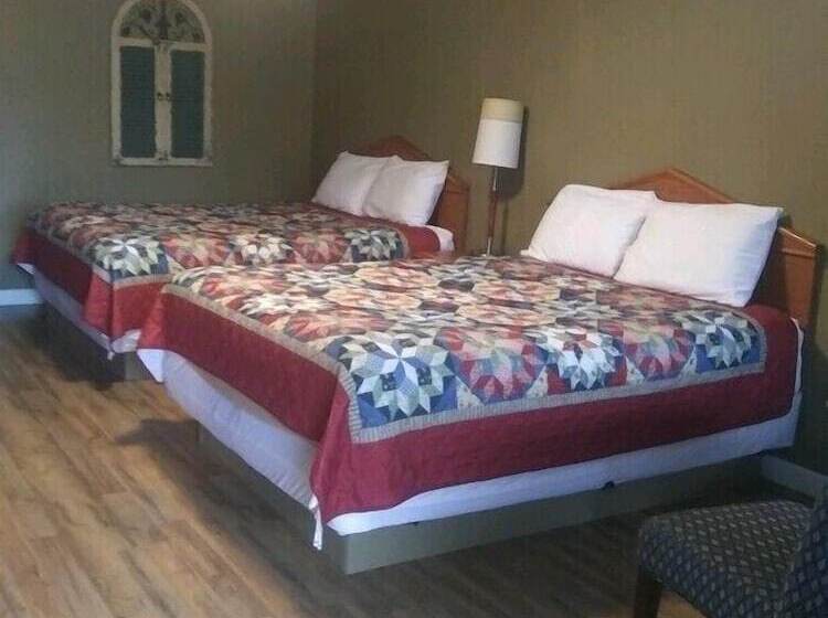 Хижина Deluxe, Whispering Creek Lodging & Rv Resort