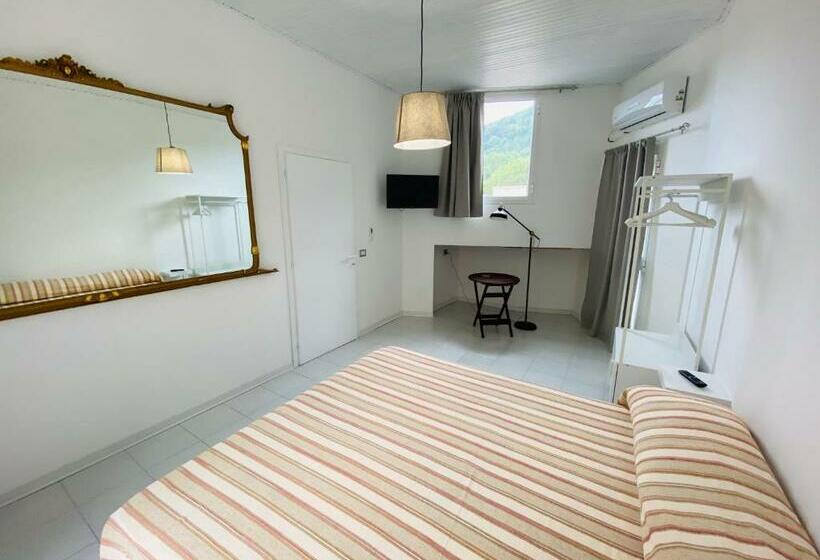 Номер Стандарт Вид на Сад, Il Cavalier Veggiani B&b