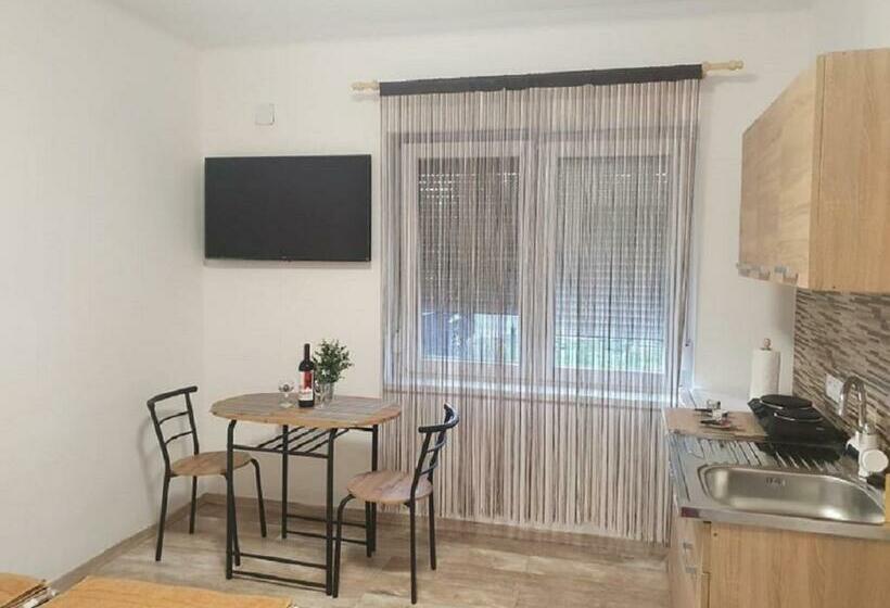 Номер Стандарт, Hócza House Poroszló