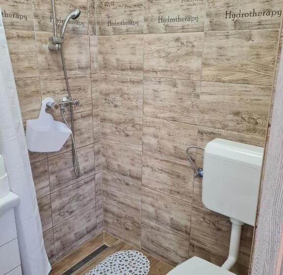 Номер Стандарт, Hócza House Poroszló