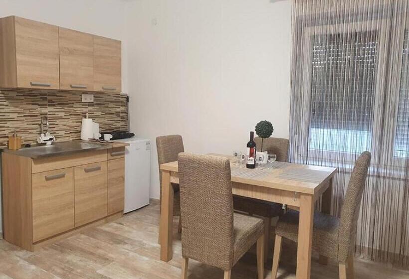 Номер Стандарт, Hócza House Poroszló