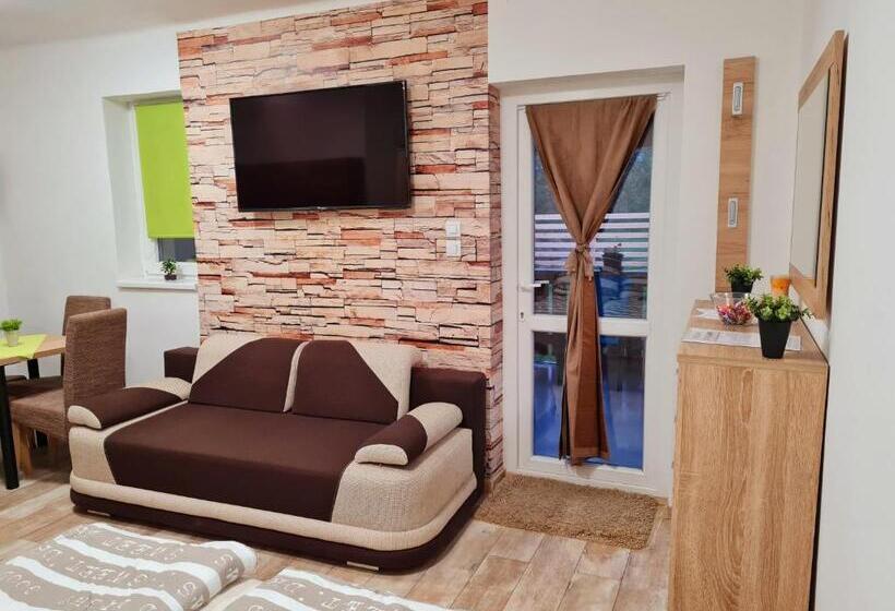 Номер Стандарт с Балконом, Hócza House Poroszló
