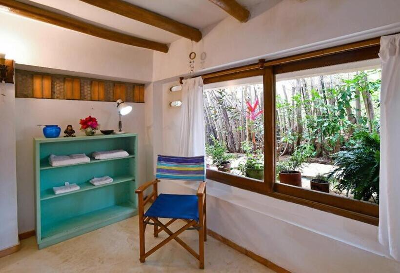 Standard room with outdoor bath, Casa Caracola