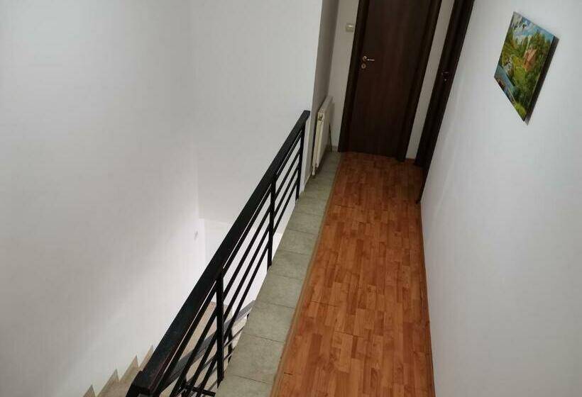 اتاق لوکس, Natalia Guesthouse