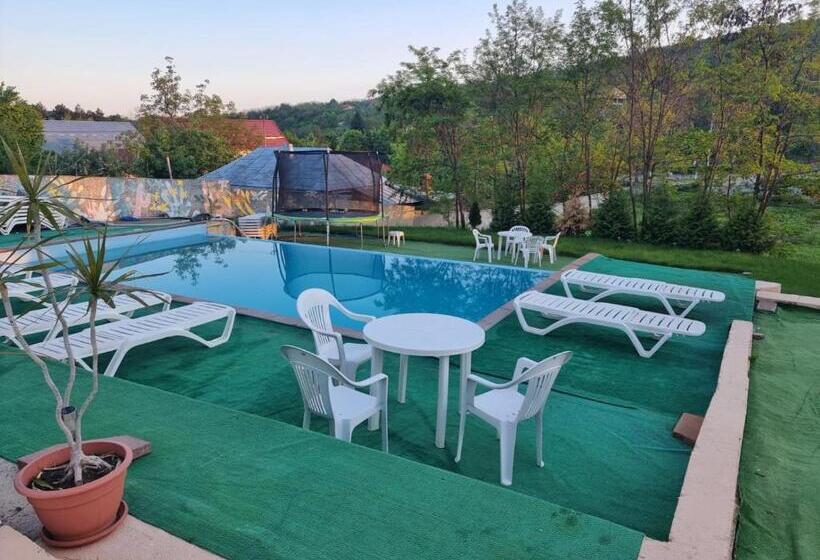 اتاق لوکس, Natalia Guesthouse