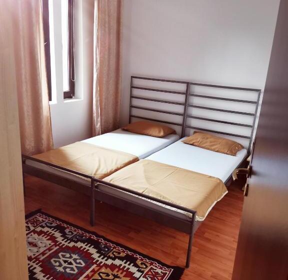 سوئیت 2 خوابه, Natalia Guesthouse