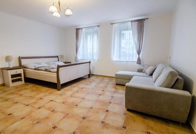 Четырехместный Номер Стандарт, Guesthouse Sam