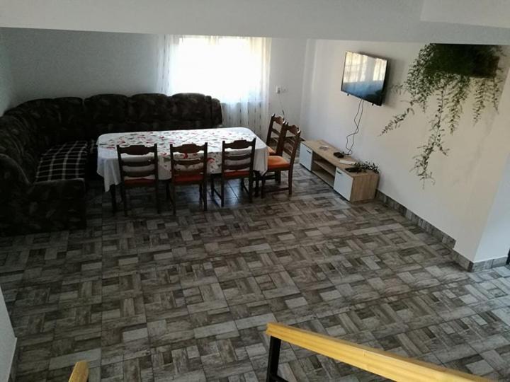 اتاق استاندارد, Pensiunea ,,suciu