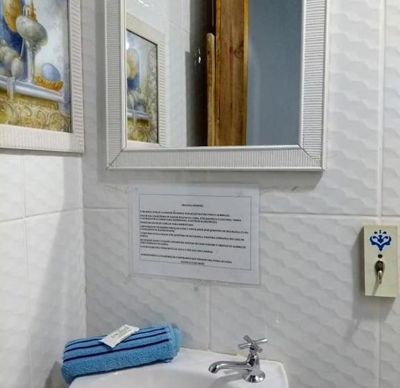 베이직 3인 룸, Albergue Muzy